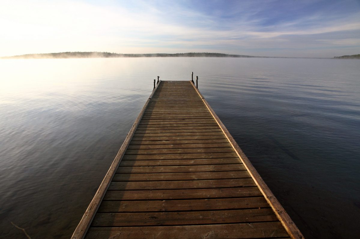 the best wood dock stain for boat docks & marinas